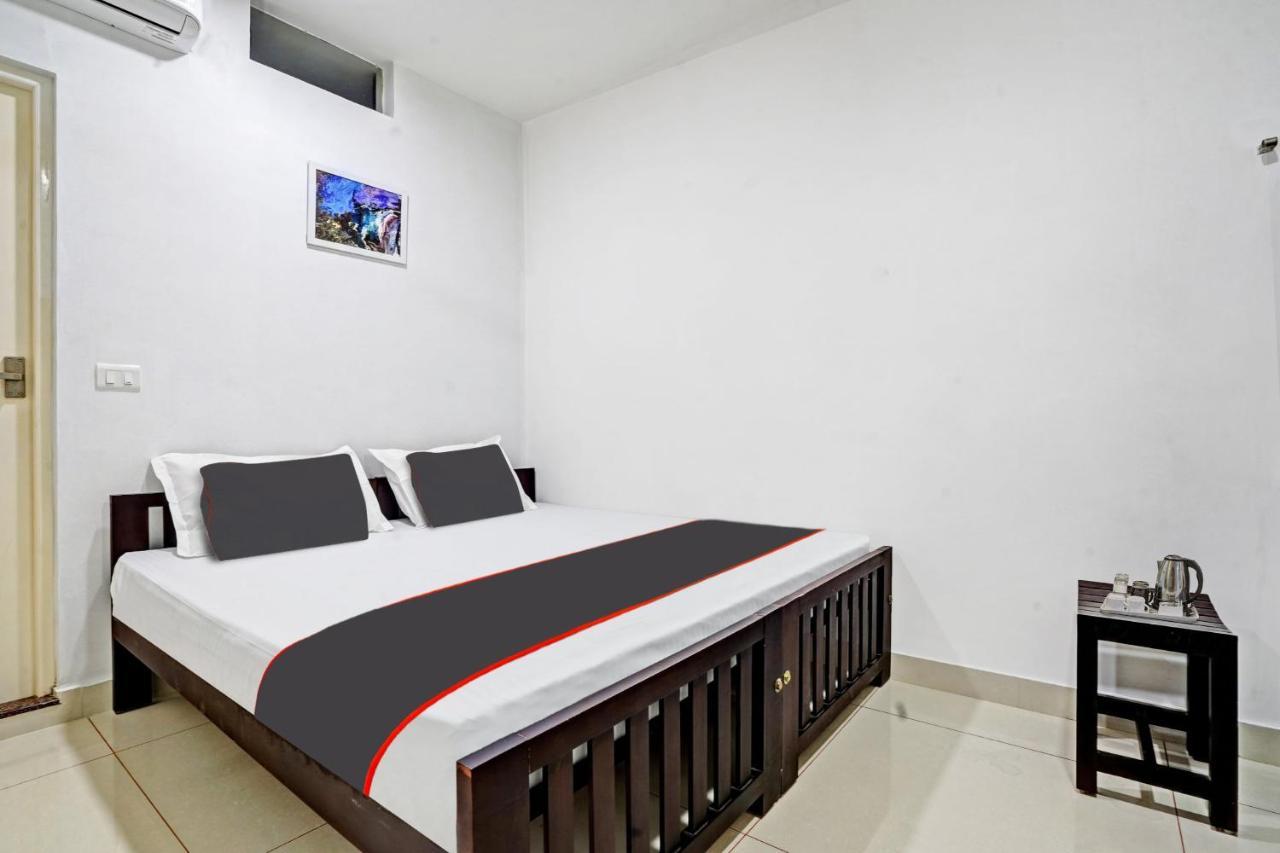 Collection O White House Pearl Hotel Kochi Екстериор снимка