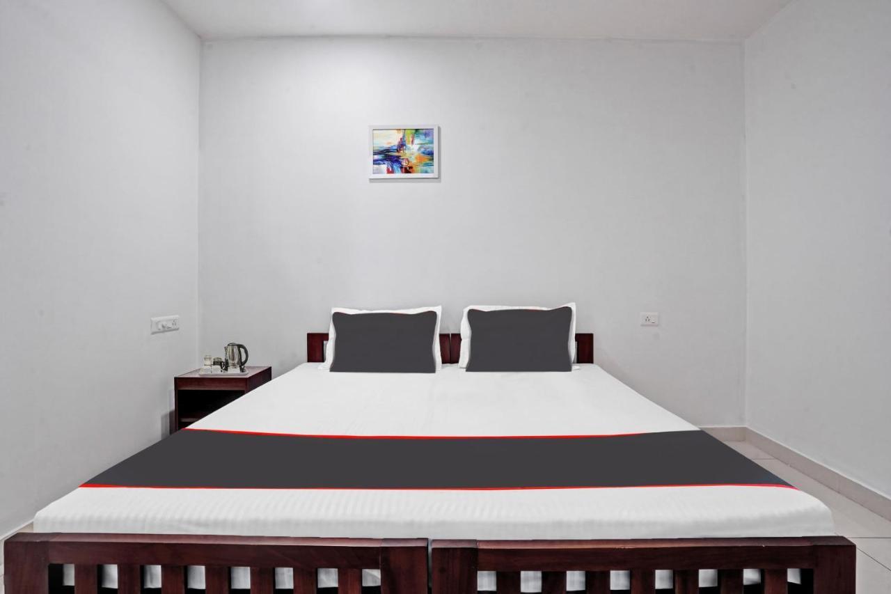 Collection O White House Pearl Hotel Kochi Екстериор снимка
