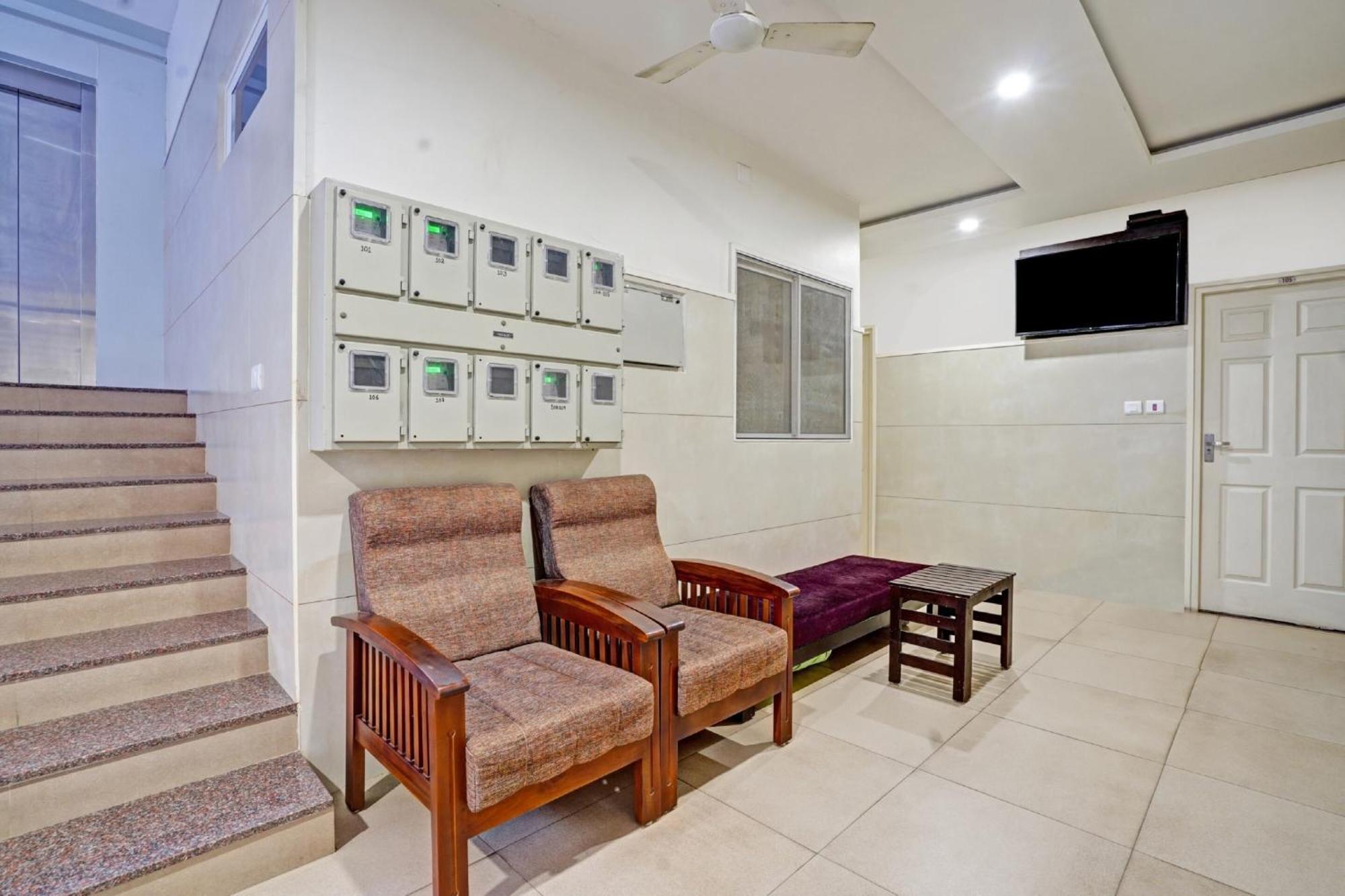 Collection O White House Pearl Hotel Kochi Екстериор снимка